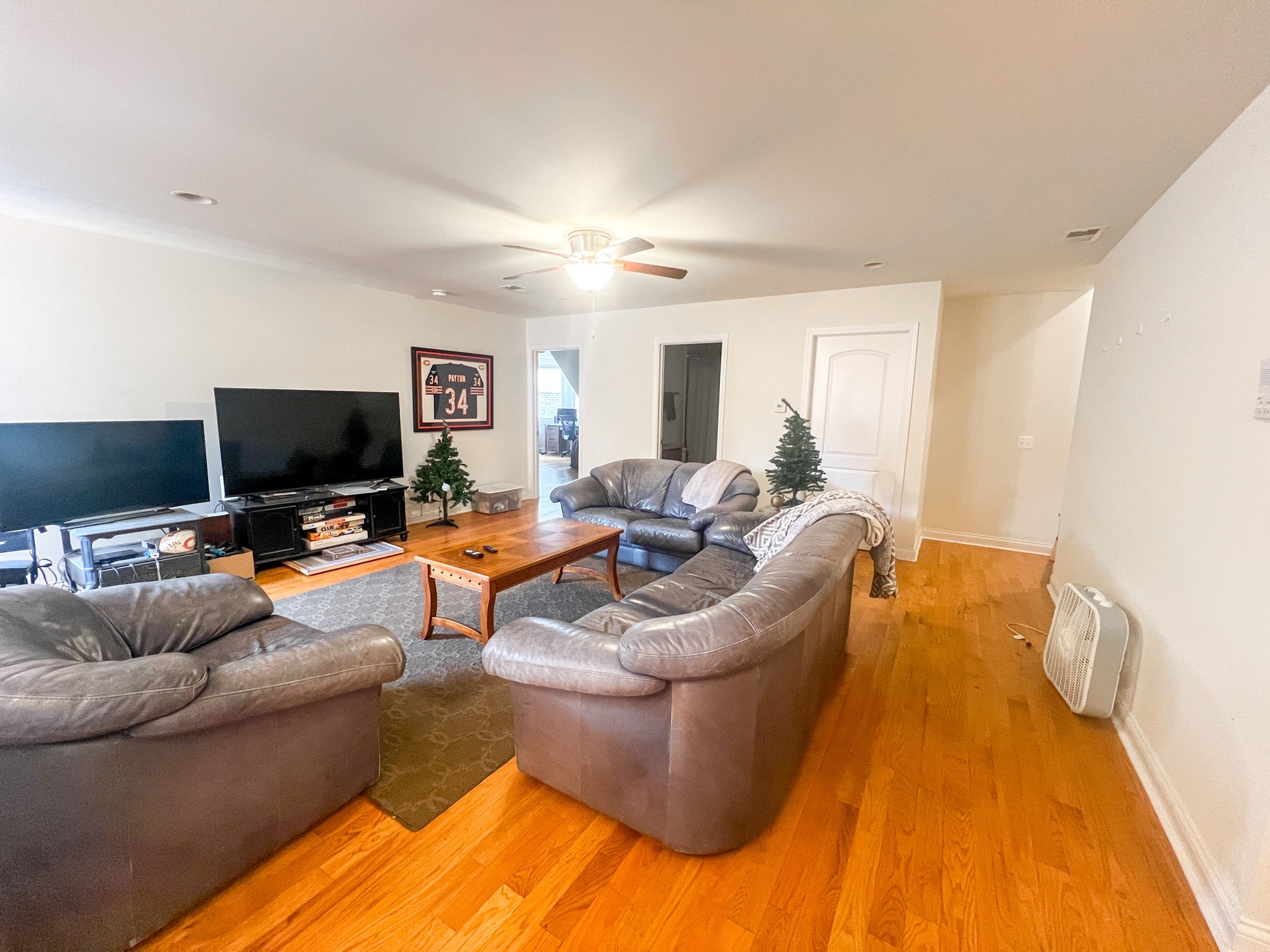718-20 W Buckingham Pl 718-20 W Buckingham Pl., Chicago, IL 60657 - Leasing by Cross Street